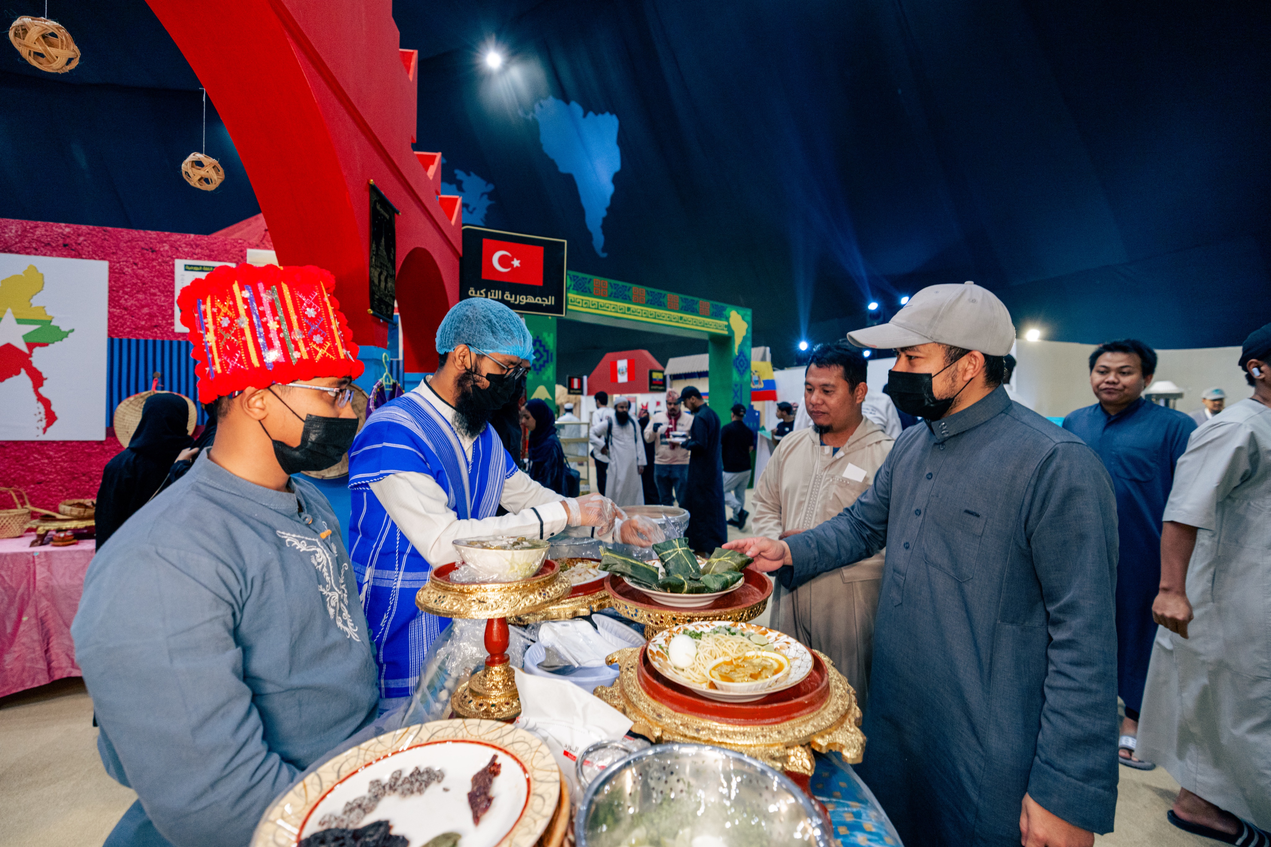 يوم المائدة العالمي.. في مهرجان الثقافات و الشعوب الثالث عشر